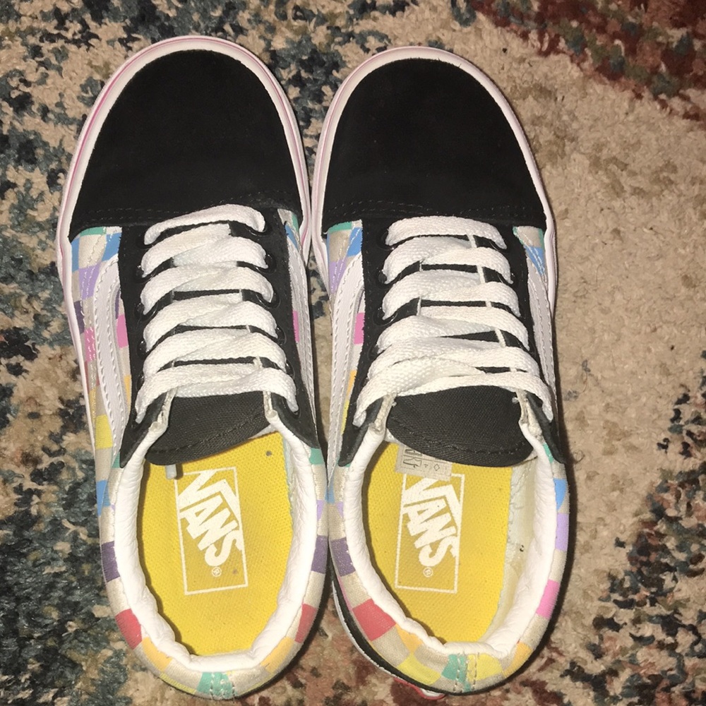 Vans - Picture 4 of 6